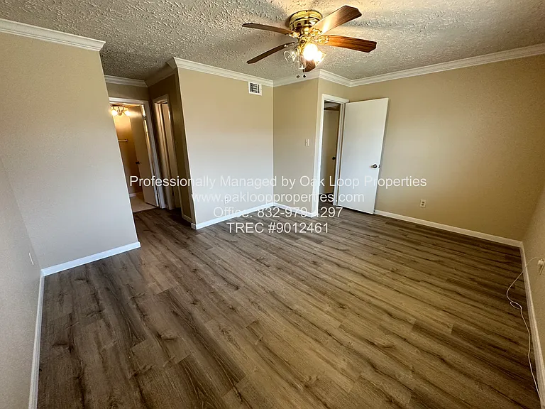9306 Bollingbrook Dr — Photo 11