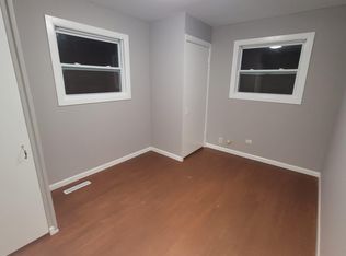 69 Wren Rd, Carpentersville, IL 60110