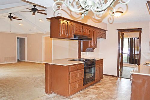 5th image of 2808 Greenbrook Dr