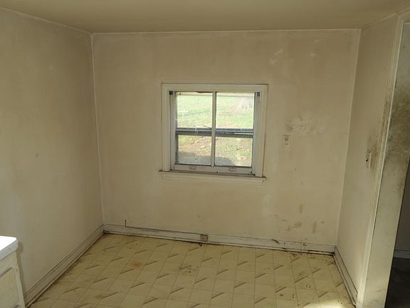5th image of 1619 18th St NE