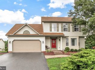 714 Willow Ridge Dr, York, PA 17404