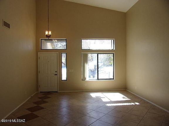 3rd image of 10571 E Ravenswood St