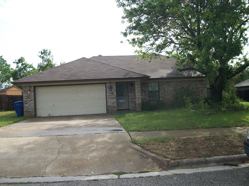 1st image of 109 E Blancas Dr