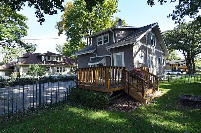 208 N Oak Ave — Photo 23