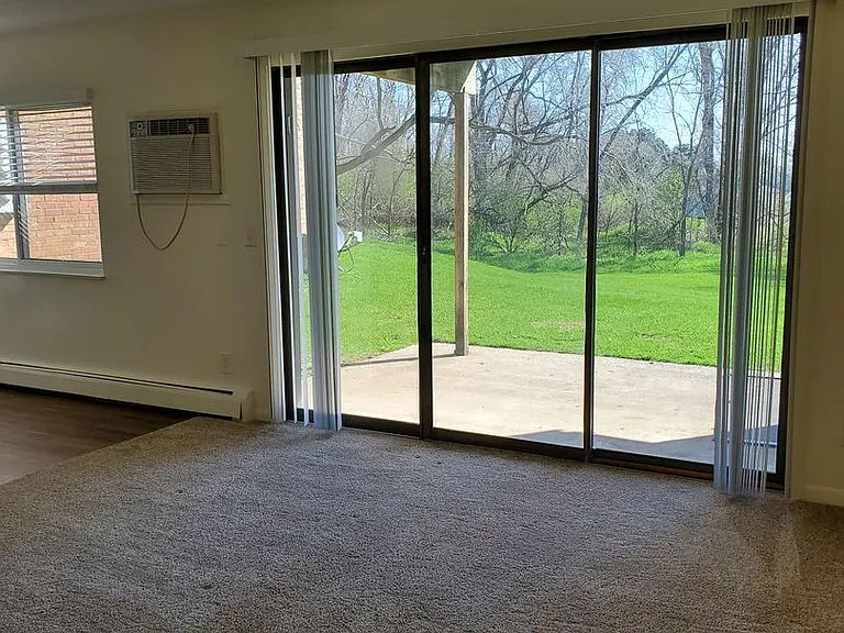 4172 Wyatt Rd — Photo 3