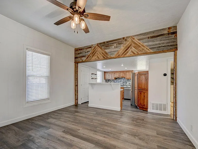 235 E Cornell Ave — Photo 4