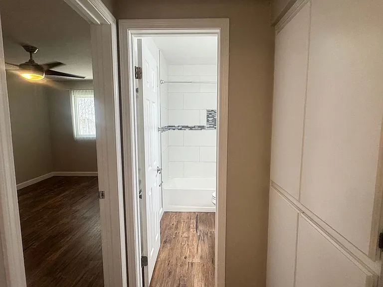 1355 Loma Ave #205 — Photo 10