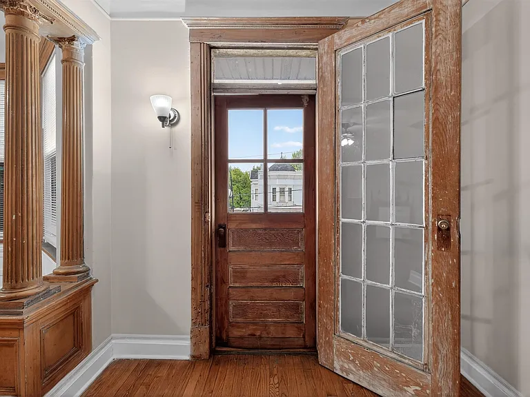 18 Boyd Ave #2 — Photo 3