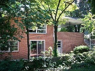 2nd image of 1979 Wayne Rd