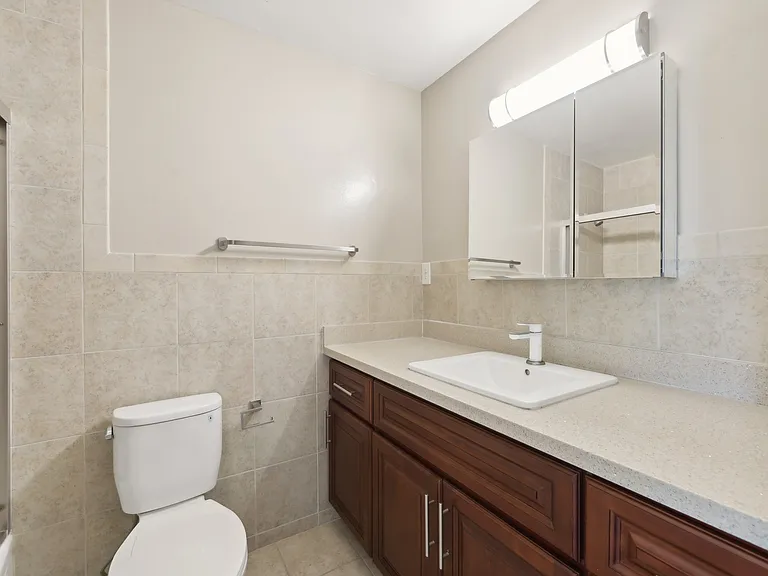 1406 Henry Street — Photo 13