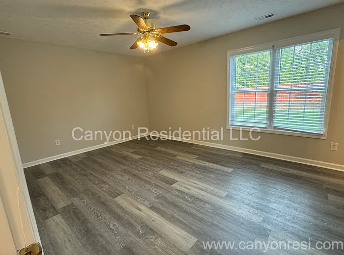229 Lakeside Rd — Photo 9