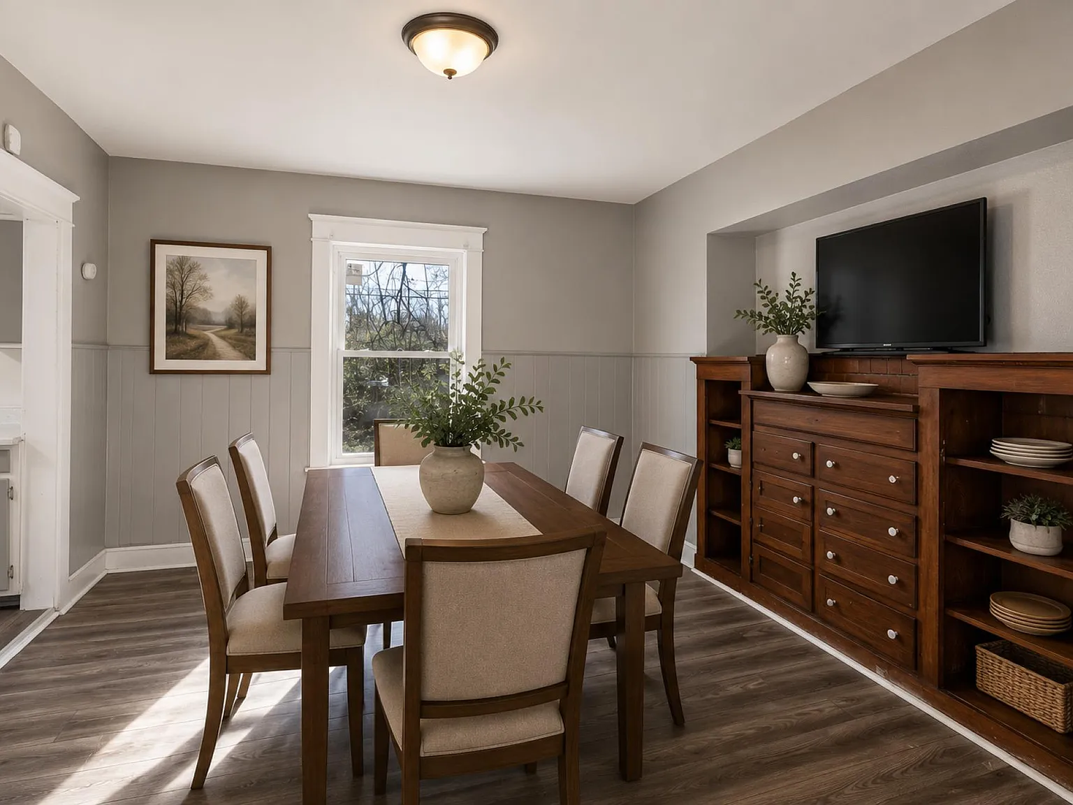 3 bed, 1.0 bath, 1254 sqft, $1,009 — Photo 3