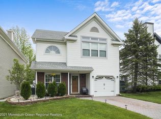 33 Glenn Oaks Ct, Old Bridge, NJ 08857
