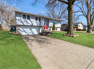 3215 Sylvania Dr, West Des Moines, IA 50266
