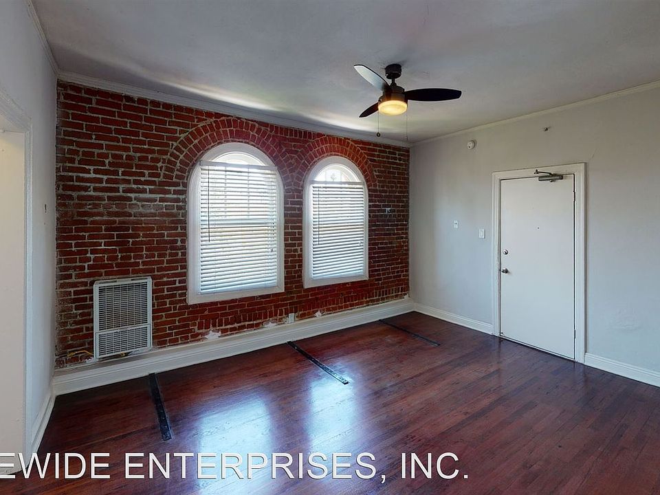 1st image of 245 N Kenmore Ave APT 301