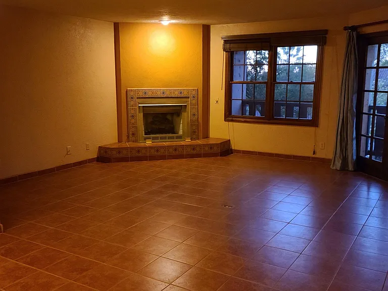 2618 Juan St #7 — Photo 2