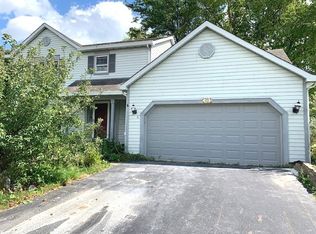 819 Burr Oak Cir, Cary, IL 60013