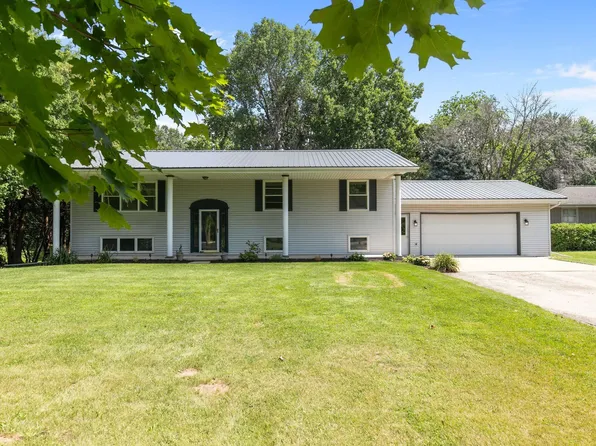 25 S Keller Park Dr, Appleton, WI 54914