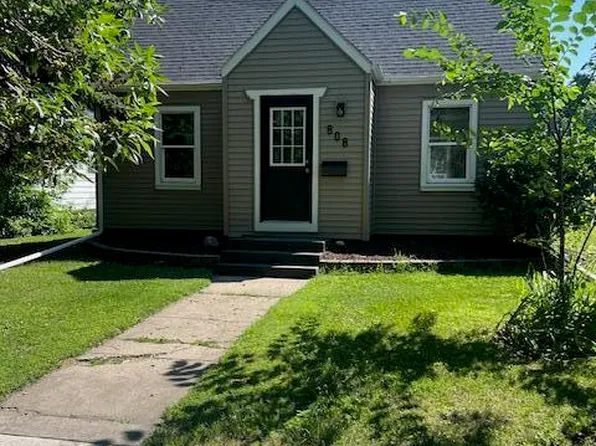 808 Central Ave NE, East Grand Forks, MN 56721