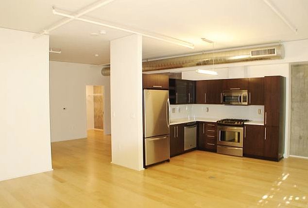 1st image of 1100 S Hope St APT 411