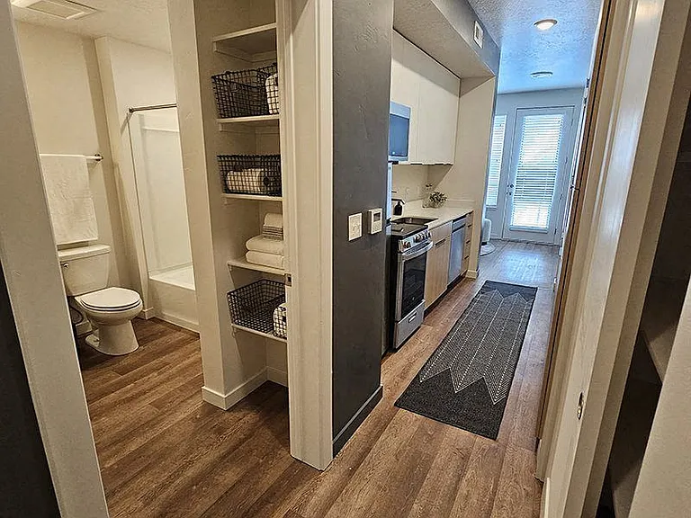 Lotus Republic Apartments — Photo 64
