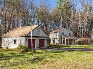 25 Frying Pan Ln, Stratham, NH 03885