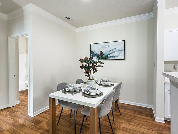 5th image of 100 Madison Place Cir #334