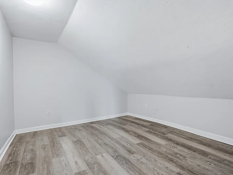 660 Public St #2 — Photo 25