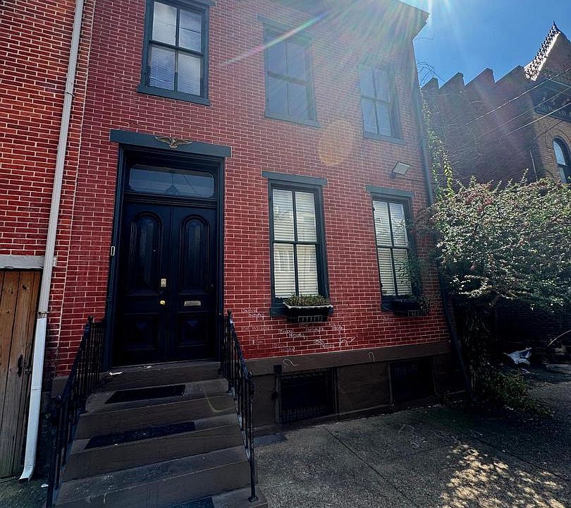 1st image of 182 Brunswick Ave