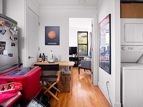 4th image of 346 E 105th St #3B