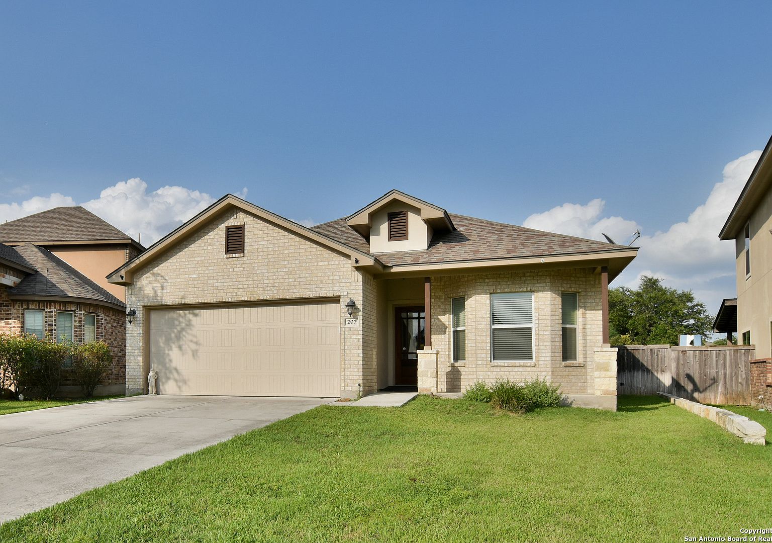 207 Maxwell, Boerne, TX 78006 | Zillow