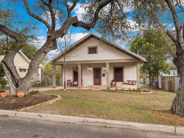 823 Robinson, Kerrville, TX 78028