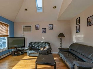 15631 99th St, Howard Beach, NY 11414