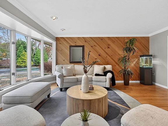 4th image of 17 Karlton Cir
