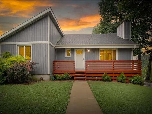 144 Lake Cammack Ct, Burlington, NC 27217