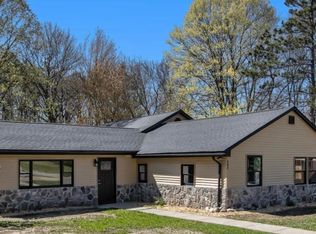 402 6th St, Plainwell, MI 49080