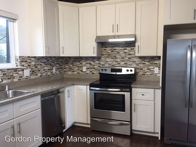 1st image of 821 Burnett Ave APT 05