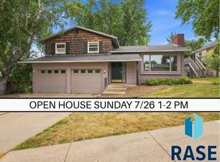 4004 S Glenview Rd, Sioux Falls, SD 57103