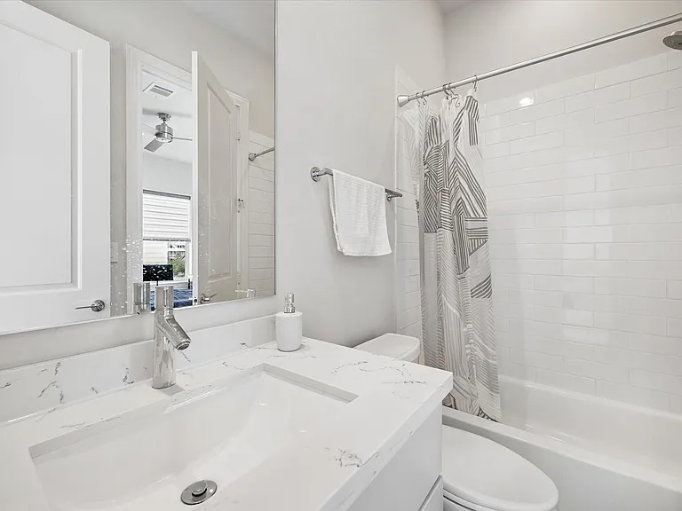 8741 Park Kolbe Ln — Photo 22