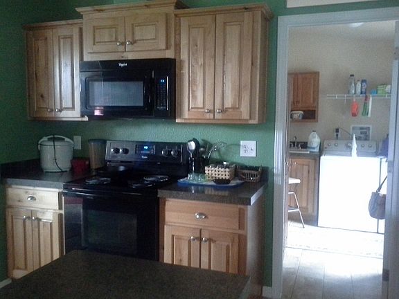 4th image of 450 Kingsway NW