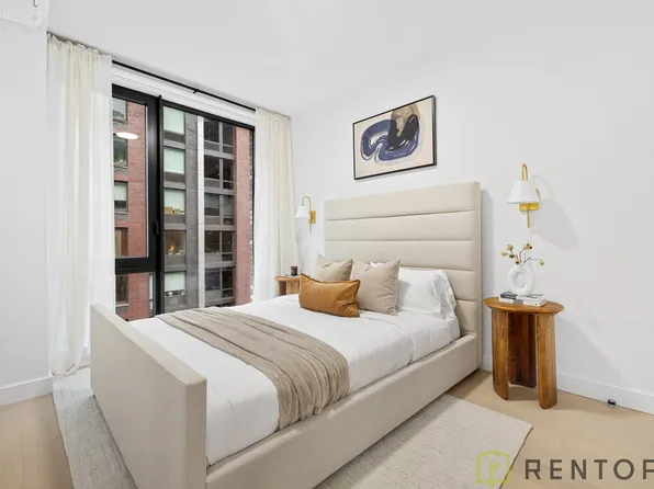 555 West 45th Street image 6 of 22