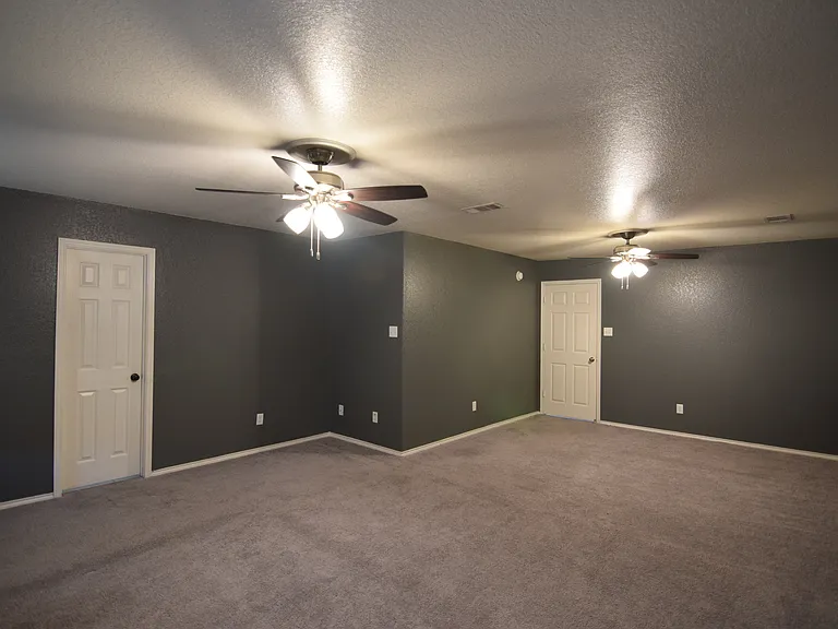 401 Dixon Dr — Photo 19