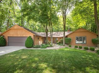 10091 Shale Brook Ct, Strongsville, OH