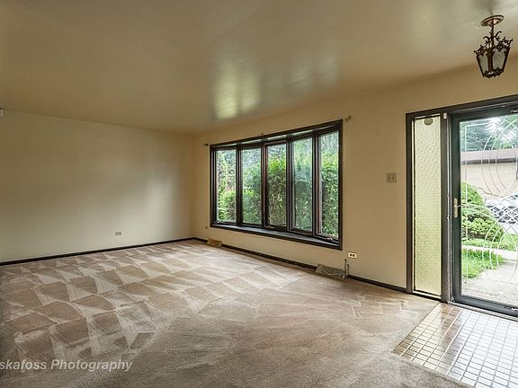 2nd image of 13944 S Saginaw Ave