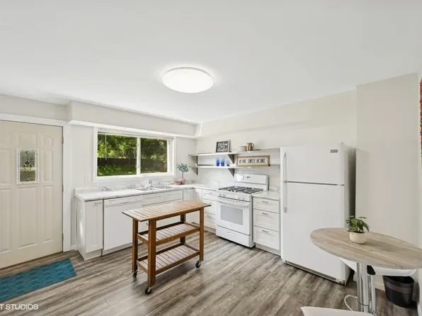 90 Arion St W, West Saint Paul, MN 55118