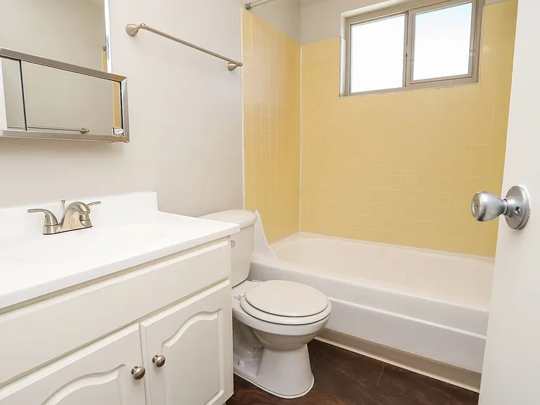 Dexter Street Apartments — Photo 30