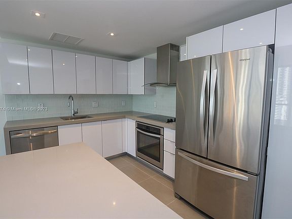 5th image of 1604 NE 1st Ave