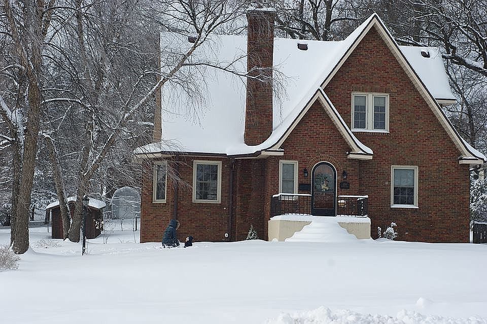 2nd image of 334 Glenway St