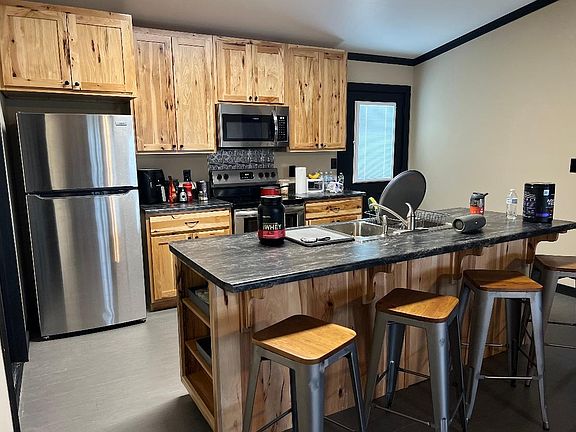 2nd image of 906 N 6th St #1