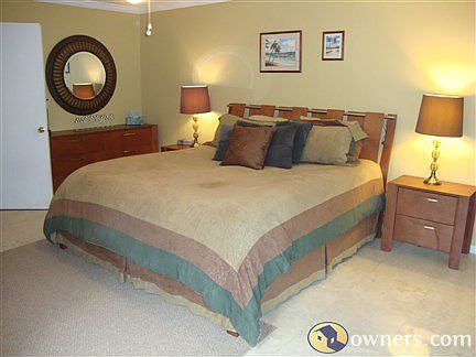 Master Bedroom (18x14)